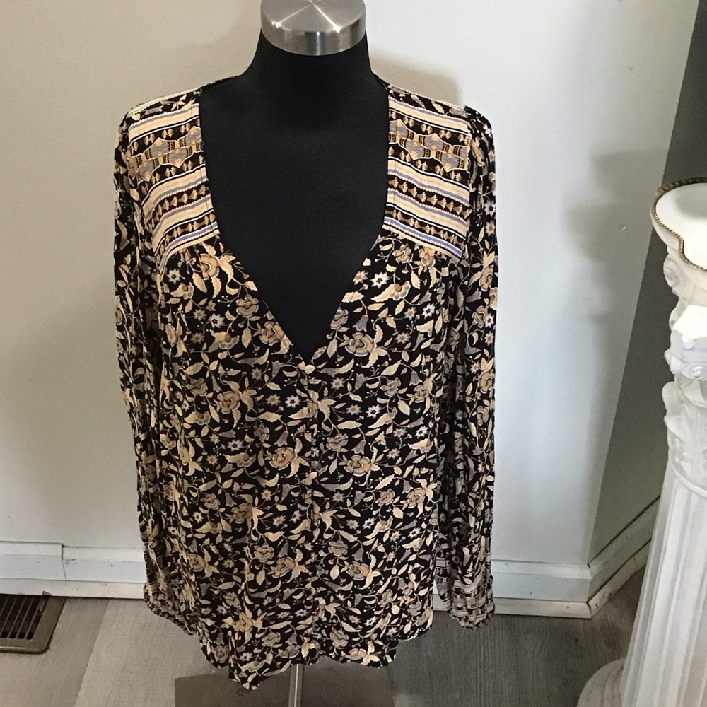Rip Curl Black and Cream Floral Blouse